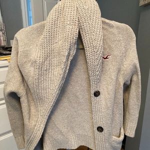 Hollister sweater